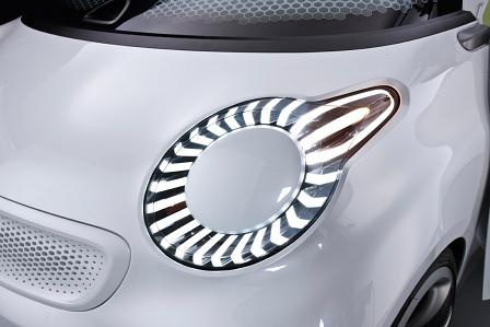 Besonderer Hingucker: Die Scheinwerfer als LED-Strahlenkranz mit weißem Mittelpunkt.