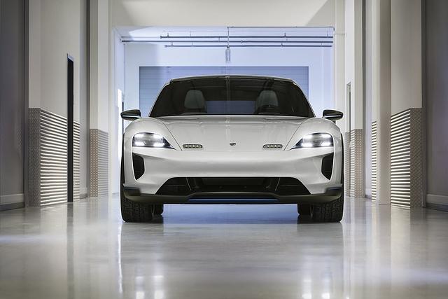 Die Porsche Produktion 4.0 ist ein Leitfaden zur effizienten Weiterentwicklung unseres bestehenden Produktionssystems. Keine Revolution, sondern eine Evolution.