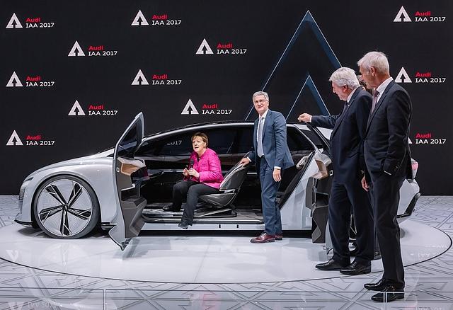 Audi Aicon - Zukunftsstudie ohne Lenkrad