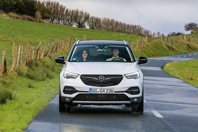 Als stärkster Diesel steht nun der 2,0-Liter mit 130 kW/177 PS in Kombination mit einer Achtgang-Automatik zur Wahl