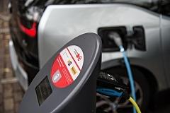 BMW, Daimler, Ford sowie der Volkswagen-Konzern mit Audi und Porsche haben sich zu \"Ionity\" mit dem Ziel zusammengeschlossen, bis zum Jahr 2020 rund 400 neue Schnellladestationen entlang der...