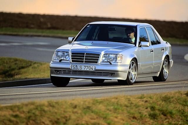 Mercedes Benz E 500 bei Porsche erprobt und gebaut