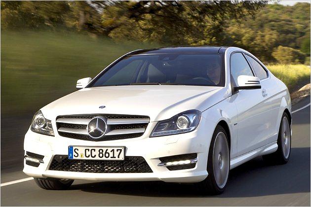 Mit Siebengang-Automatik sind beim C 220 CDI BlueEfficiency maximal 231 km/h drin