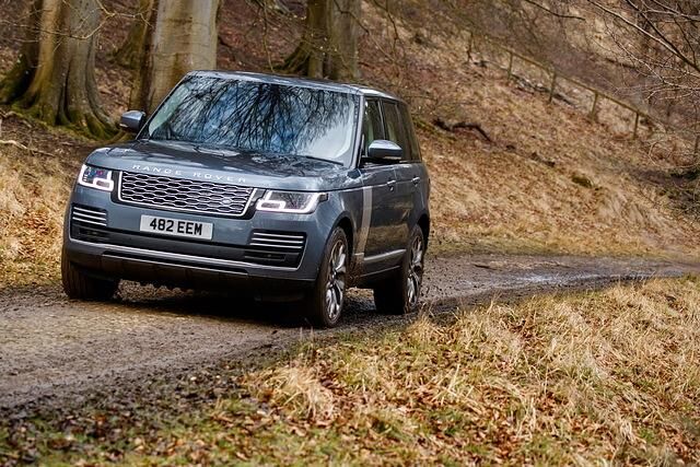 Seine Offroad-Fähigkeiten büßt der Allrader dabei nicht ein
