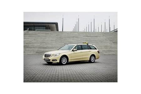 Mercedes-Benz-E-Klasse zum Taxi des Jahres gewählt