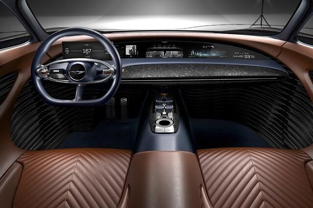 Aufgeräumt und ziemlich digital: Das Cockpit des Genesis Essentia Concept