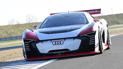 So fährt der Audi e-tron Vision Gran Turismo - Stempeln bis der Arzt kommt