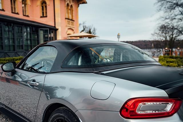 Das Hardtop wiegt 16 Kilogramm