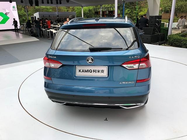 Auch von hinten ist der Kamiq sofort als Skoda zu erkennen