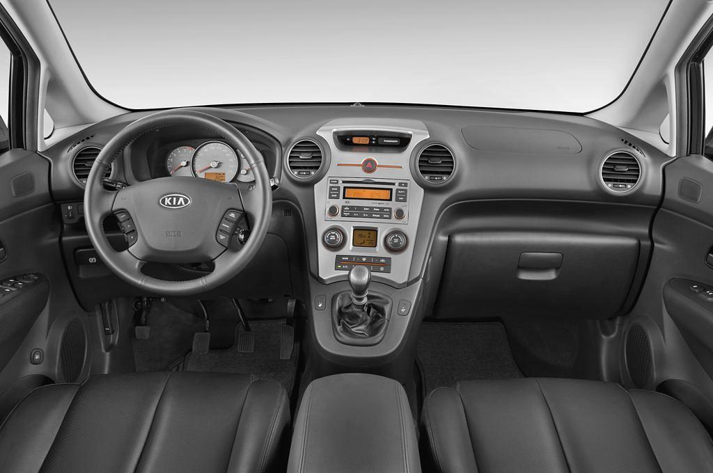 Kia Carens (Baujahr 2010) - 5 Türen Cockpit und Innenraum