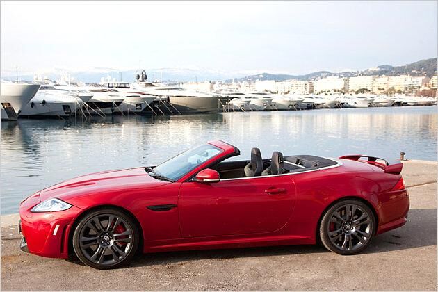 Das XKR-S Cabrio macht bei gutem Wetter ohne Mütze am meisten Spaß