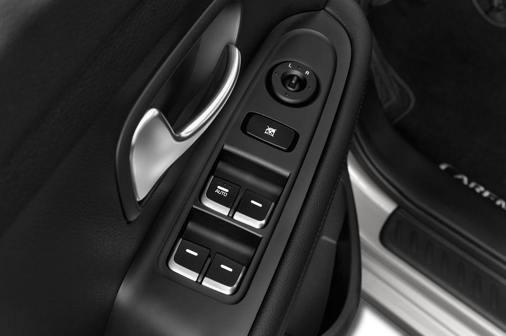Kia Carens (Baujahr 2015) Edition 7 5 Türen Bedienungselemente Tür