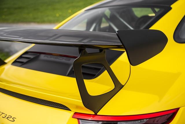 Der RS generiert bei 200 km/h 144 Kilogramm Abtrieb