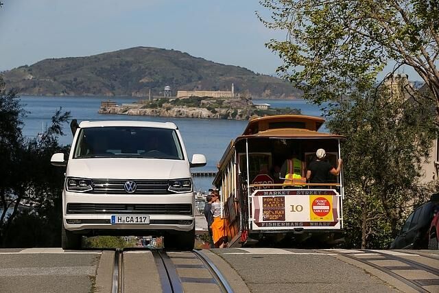Der VW T6 California startet bei 43.221 Euro.