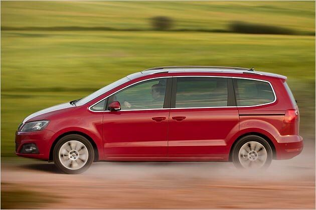 Der 4,85 Meter lange Alhambra gehört zu den großen Vans mit bis zu sieben Sitzen und viel Kofferraum