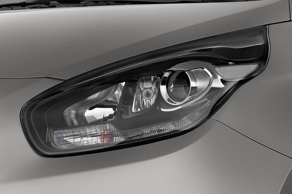 Kia Carens (Baujahr 2015) Edition 7 5 Türen Scheinwerfer