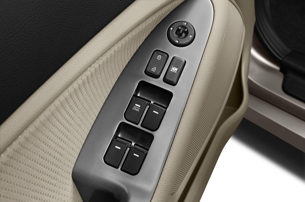 Kia Optima (Baujahr 2012) Attract 4 Türen Bedienungselemente Tür