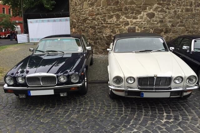 Jaguar XJ Coupé Series 2 (rechts) und Series 3 (links)