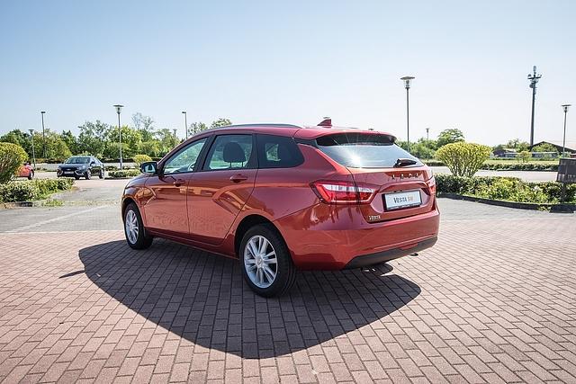 der Lada Vesta Kombi hat eine recht hohe Ladekante