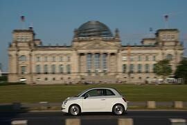 Schon das 30. Sondermodell des Fiat 500 - Feiner Kleiner