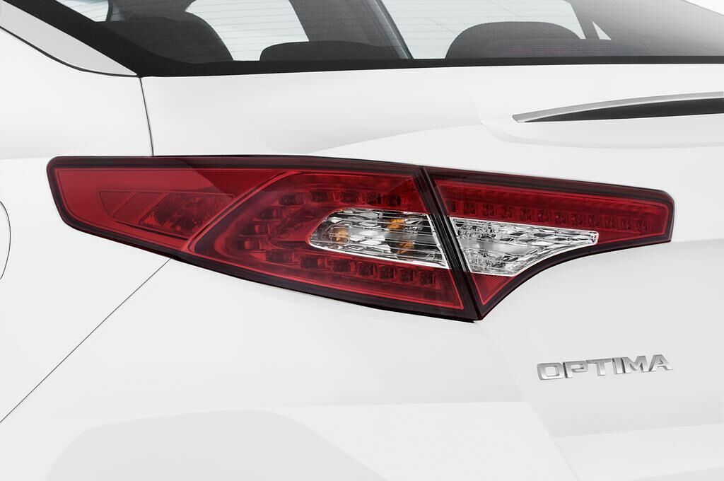 Kia Optima (Baujahr 2013) Attract 4 Türen Rücklicht