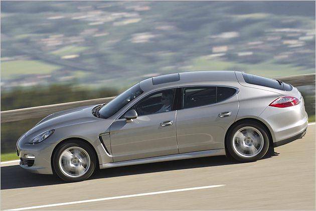 Schnellster Serienhybrid der Welt: Der Panamera S Hybrid schafft bis zu 270 km/h