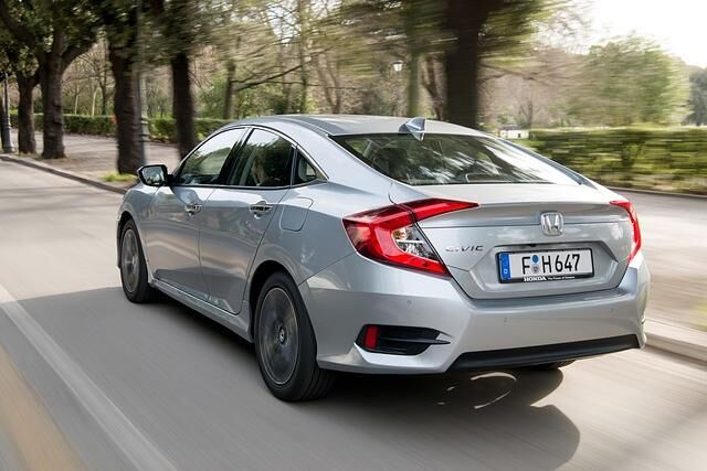Hinter der kleinen Heckklappe der Civic Limousine verbirgt sich ein 519 Liter großer Kofferraum 