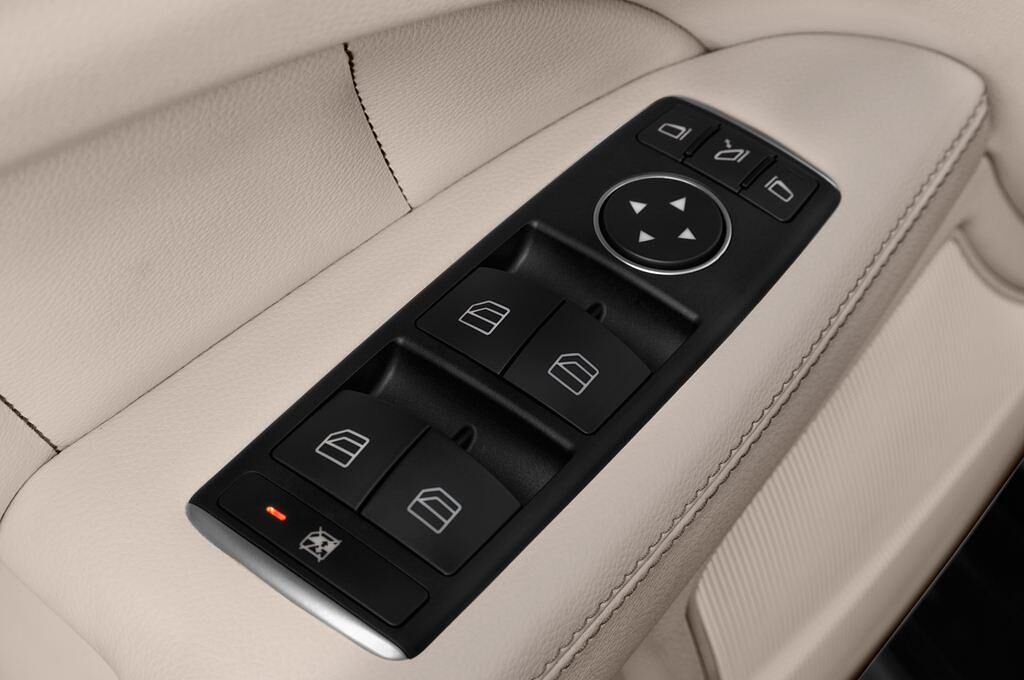 Mercedes CLS (Baujahr 2015) CLS 250 Bluetec 2 Türen Bedienungselemente Tür