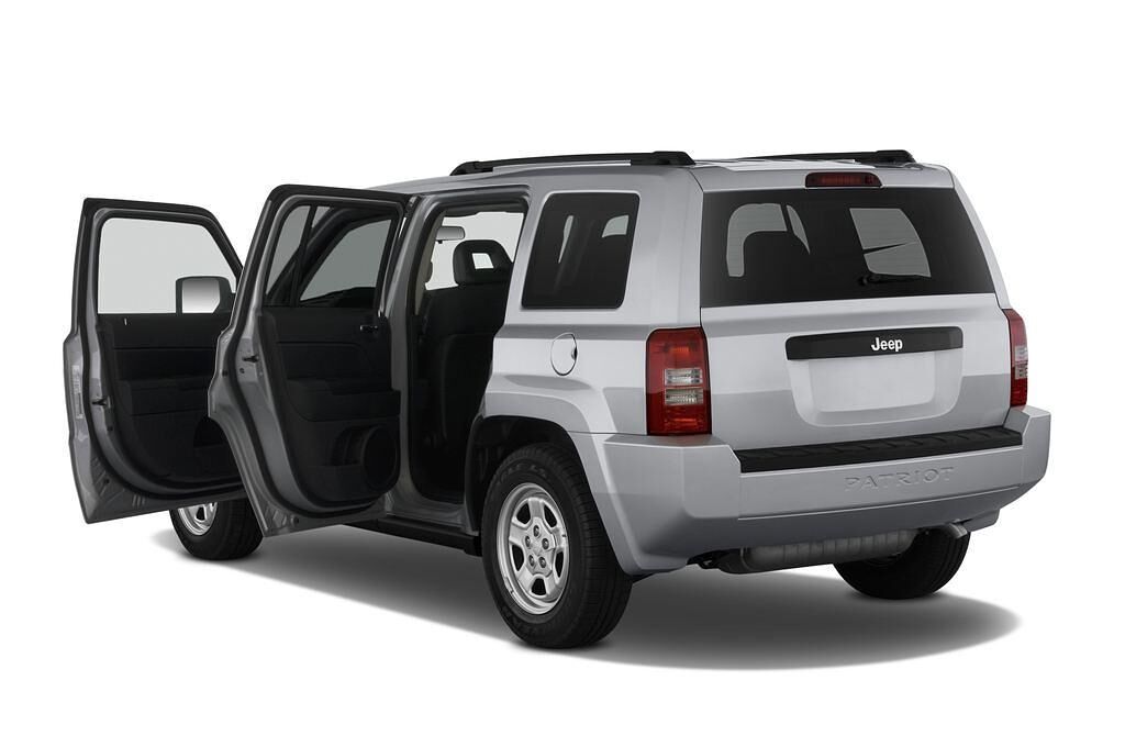 Jeep Patriot (Baujahr 2010) Sport 5 Türen Tür geöffnet