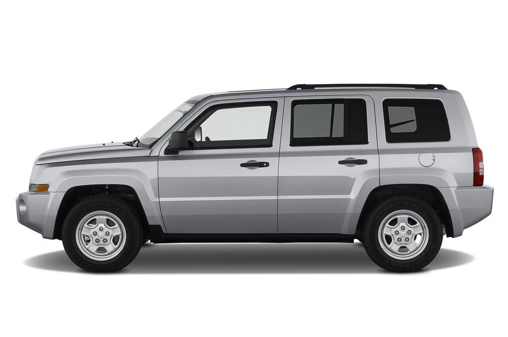 Jeep Patriot (Baujahr 2010) Sport 5 Türen Seitenansicht