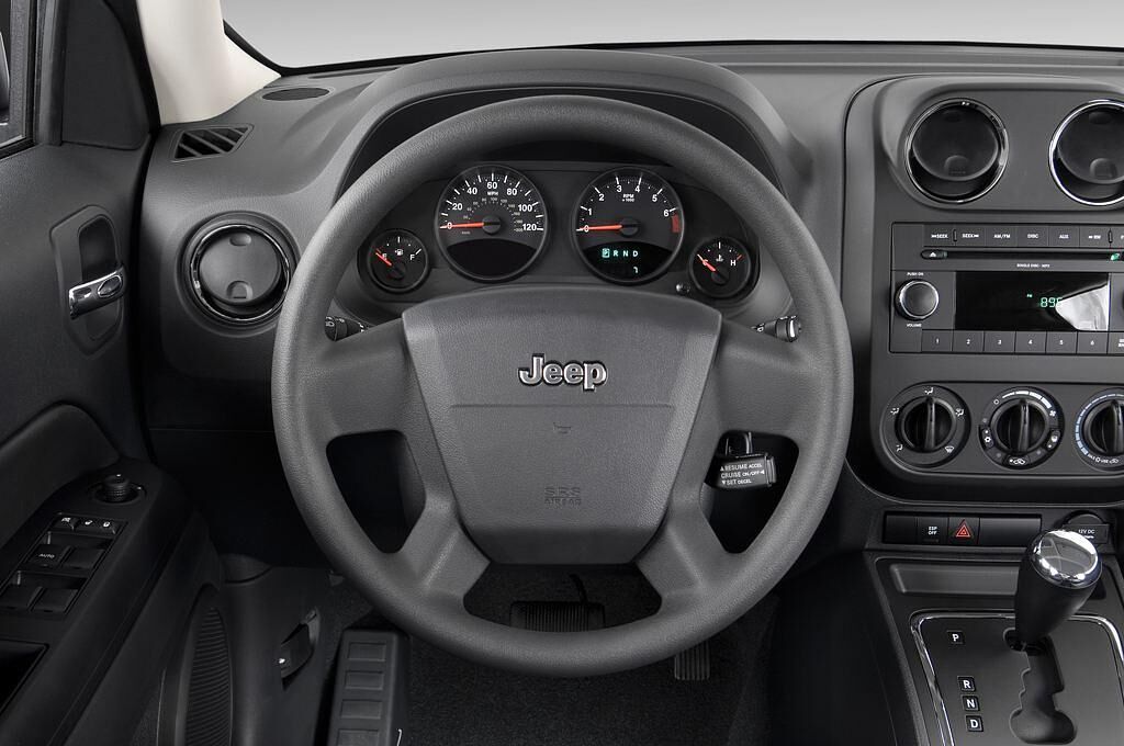 Jeep Patriot (Baujahr 2010) Sport 5 Türen Lenkrad