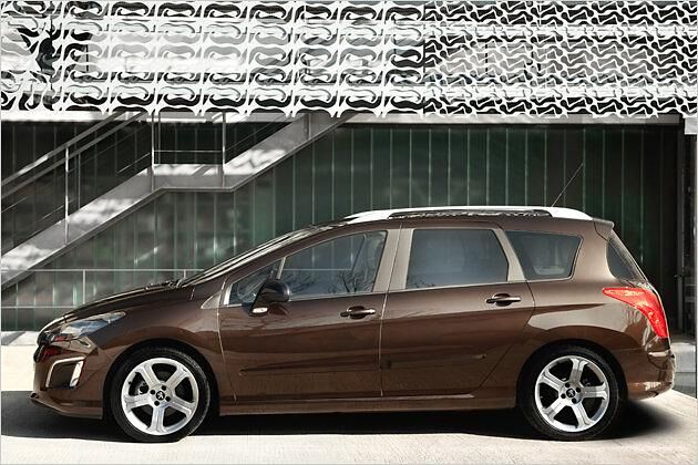 Der SW ist 1.200 Euro teurer als die Schräghecklimousine