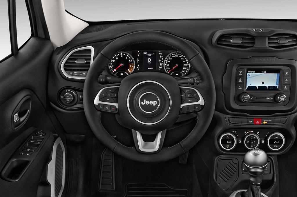 Jeep Renegade (Baujahr 2015) Longitude 5 Türen Lenkrad