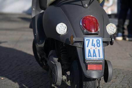 Neue Mofa-Kennzeichen - Blau statt Schwarz