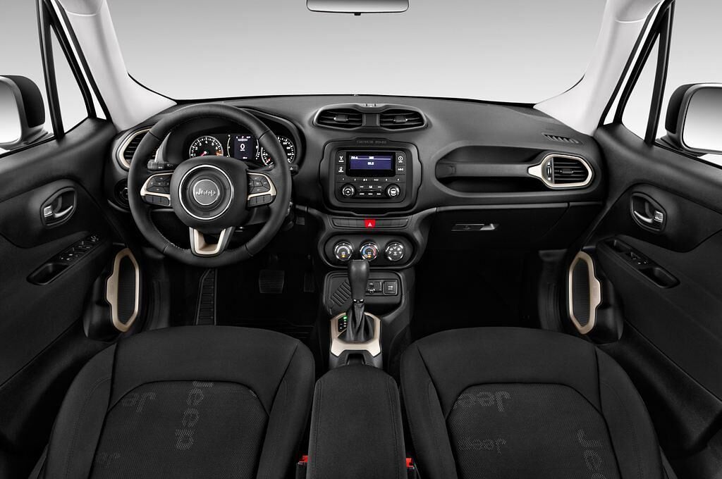 Jeep Renegade (Baujahr 2015) Sport 5 Türen Cockpit und Innenraum