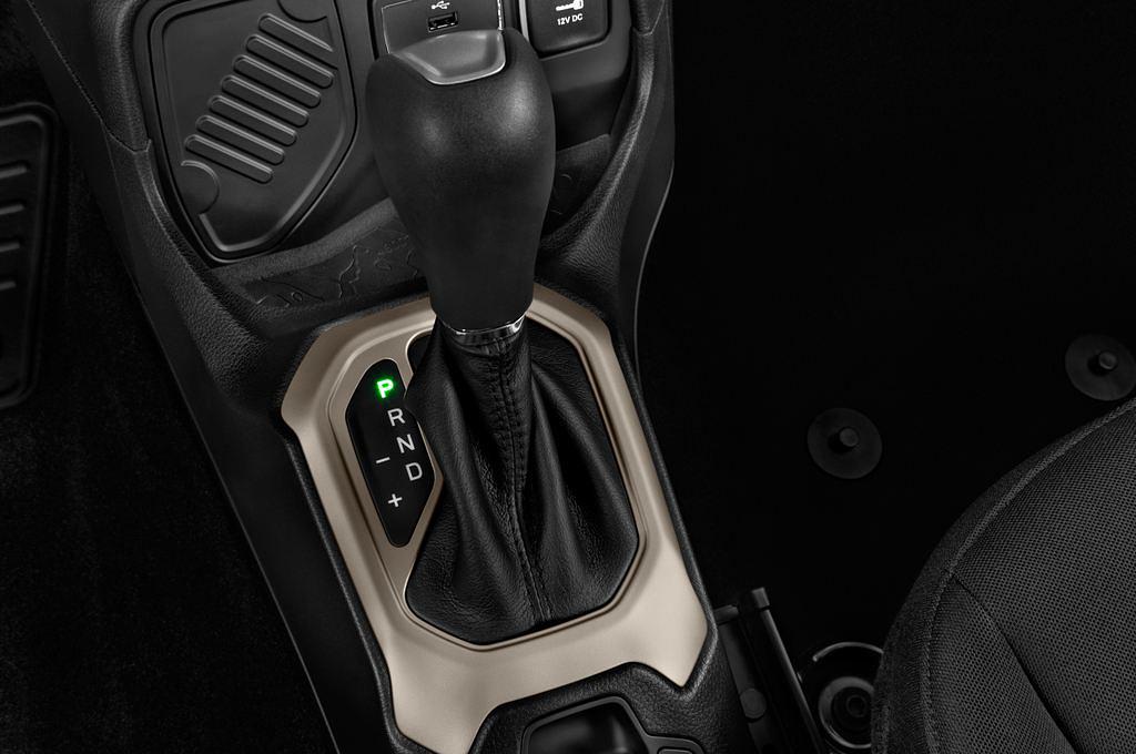 Jeep Renegade (Baujahr 2015) Sport 5 Türen Schalthebel
