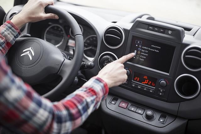 Das Cockpit ist nich hübsch, aber praktisch