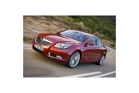 Opel Astra und Insignia mit Gewindefahrwerk für mehr Fahrdynamik