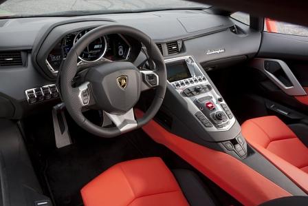 Lamborghini Aventador LP 700-4