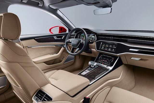 Statt diverse Schalter und Knöpfe bietet der neue A6 nunmehr Touchscreens in der Mittelkonsole