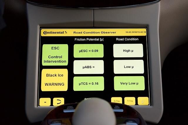 Mit dem Road Condition Observer sollen autonome Autos in Zukunft den Zustand der Fahrbahn erkennen können