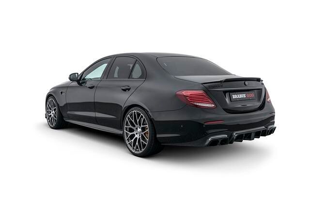 Basis ist der Mercedes-AMG E 63 S