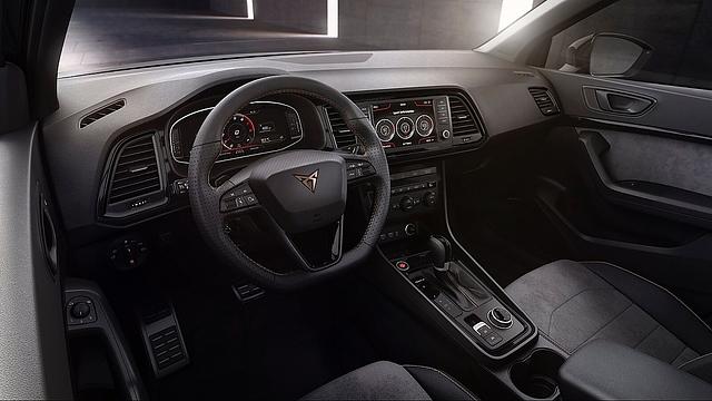 Das Cockpit des Cupra Ateca