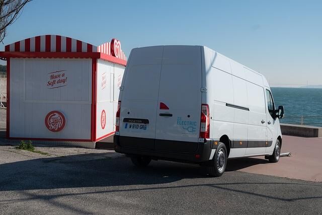 Der Master Z.E. verbindet den Lieferwagen mit einem E-Antrieb