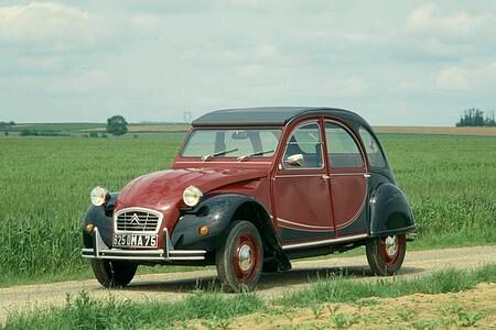 Tradition: 70 Jahre Citroen 2 CV - Schräge Vögel und schnatternde Boxer 