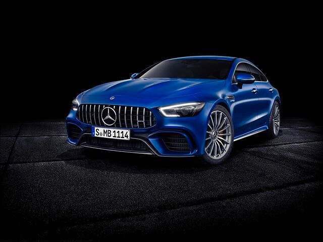 Anders als das zweitürige GT Coupé gibt es den Viertürer nicht ausschließlich mit V8-Motoren