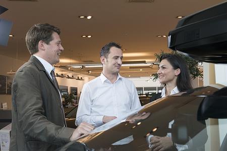 Ratgeber Autokredit - Autohaus-Finanzierung kann teuer werden