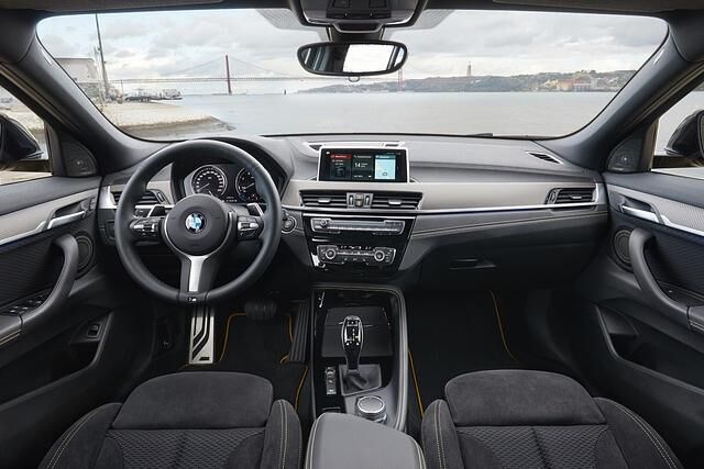 Das Cockpit fällt gerämig aus 