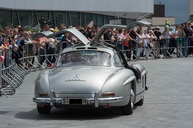 Oldtimer-Ersatzteile ab Werk - Neues Blech für alte Flügeltürer
