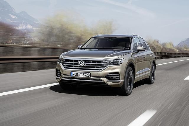 Der VW Touareg hat eine Höchstgeschwindigkeit von 235 km/h